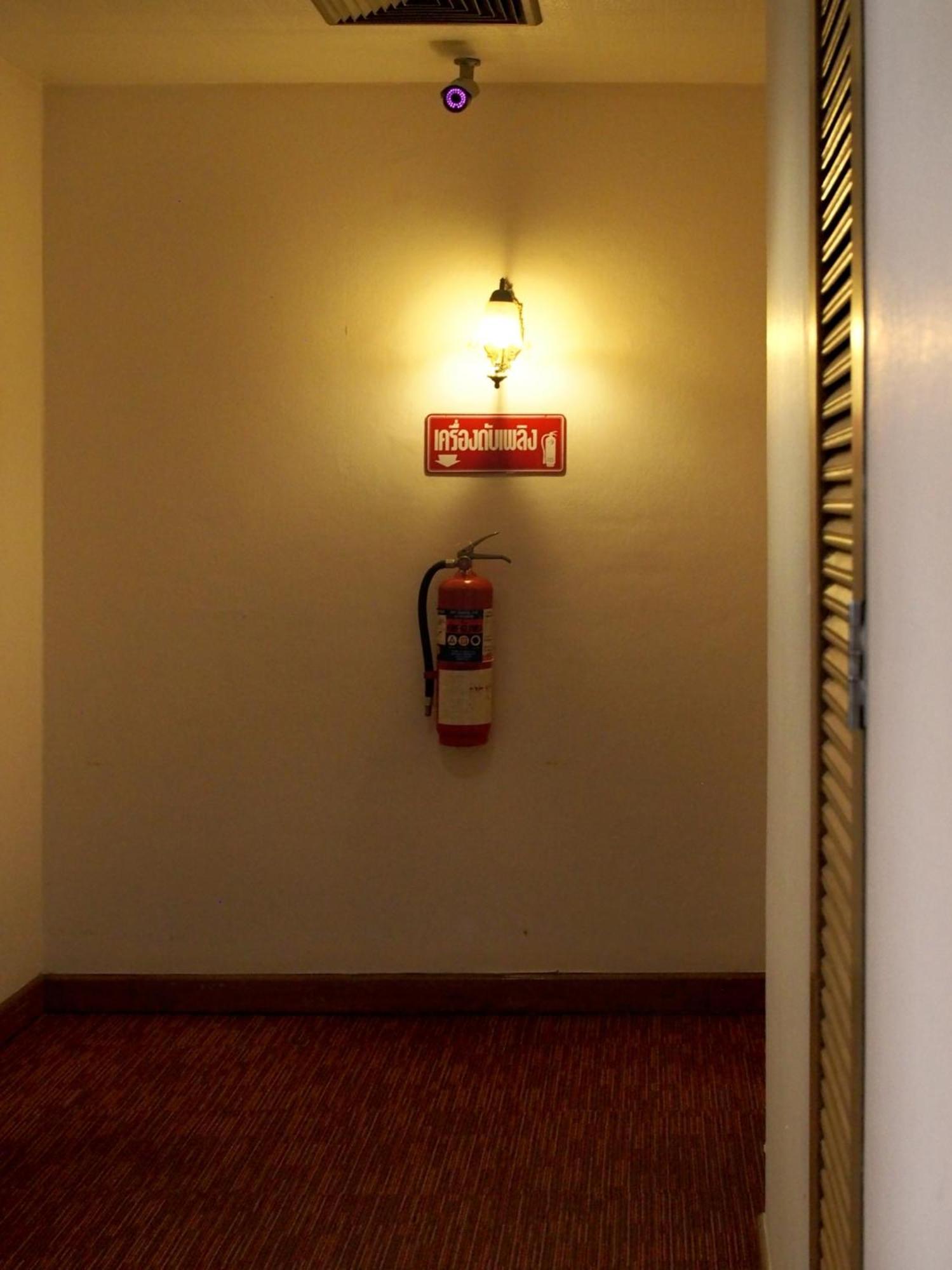 Wish Inn Chidlom Bkk - วิช อินน์ ชิดลม X Makkasan Buitenkant foto